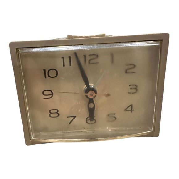 Vintage General Electric Mid-Century Alarm Clock - Picture 4 of 9